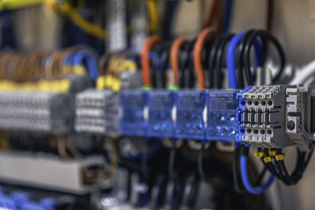 Imagem soluções Instalações Elétricas Industriais - Serviços Elétricos Industriais em Curitiba-PR e Região Metropolitana de Curitiba